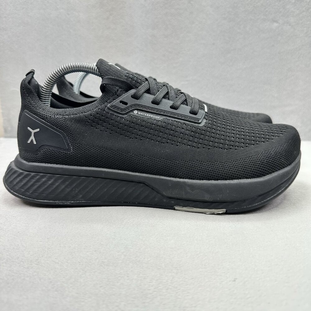 Flux Adapt Runner Mens Size‎ 9 Shoes Triple Black Waterproof Zero Drop EUC